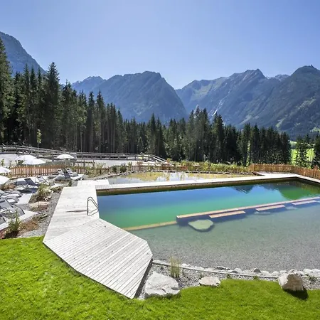 Alpine With Ski-in Access Neukirchen am Großvenediger