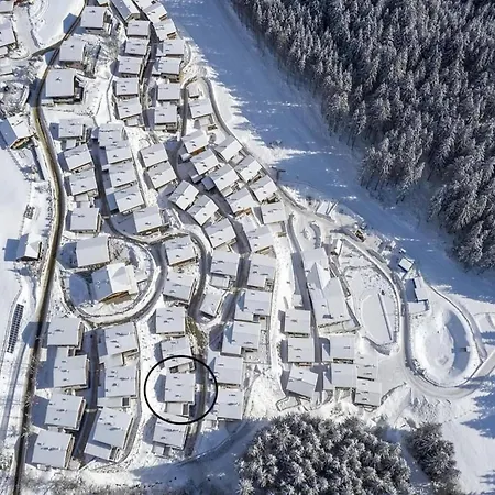 Alpine With Ski-in Access シャレー